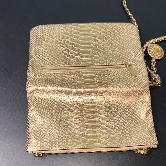 Michael Kors Gold Designer Clutch Bag with shoulder strap - Picture 4 of 11